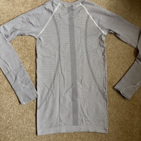 Lululemon striped Swiftly Tech Long Sleeve - Picture 4 of 4